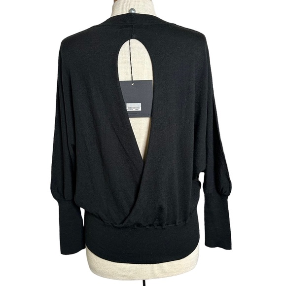 Huang Shu Chi Sweater Top - Open Back - Picture 8 of 14